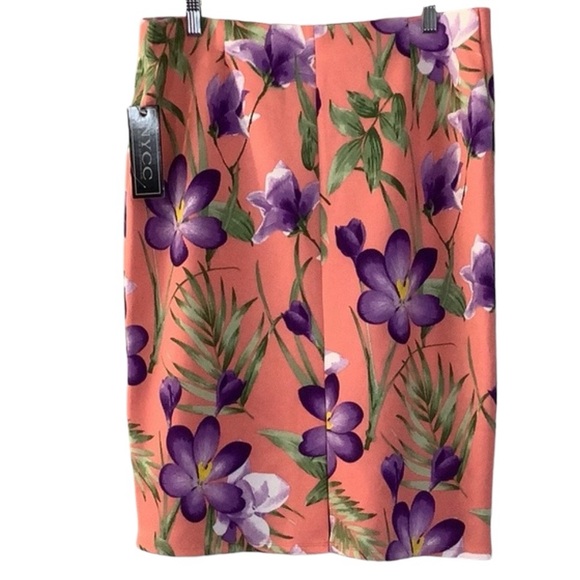 NYCC New York Clothing CO. Floral Skirt - Picture 2 of 6